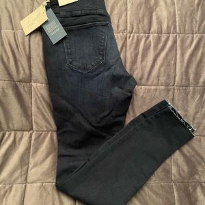 Women’s mid rise skinny jeans
